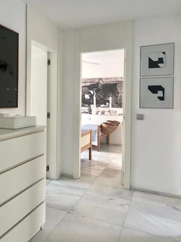 6 soverom Kjedet enebolig til salgs i San Pedro de Alcántara Pueblo, Marbella med svømmebasseng - € 1 395 000 (Ref: 9548402)