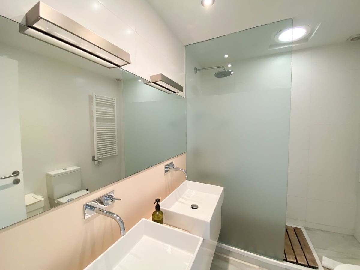 6 bedroom Semi-detached Villa for sale in San Pedro de Alcantara with pool garage - € 1,395,000 (Ref: 9548402)