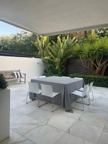 6 makuuhuone Paritalo myytävänä paikassa San Pedro de Alcántara Pueblo, Marbella mukana uima-altaan 
autotalli - 1 395 000 € (Ref: 9548402)