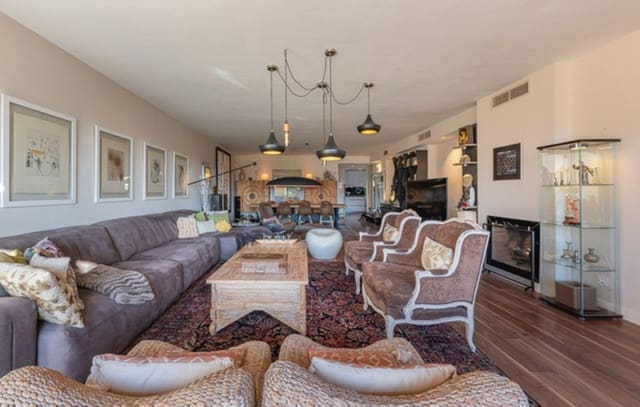 3 makuuhuone Kattohuoneisto myytävänä paikassa Atalaya-Isdabe, Estepona mukana uima-altaan - 869 000 € (Ref: 9551843)