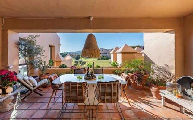 3 makuuhuone Kattohuoneisto myytävänä paikassa Atalaya-Isdabe, Estepona mukana uima-altaan - 869 000 € (Ref: 9551843)