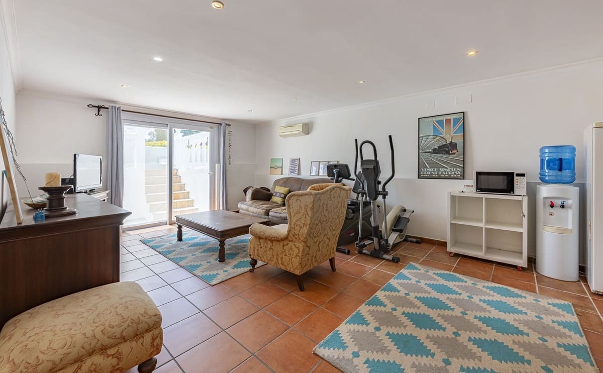 5 quarto Moradia para venda em Sotogrande com piscina - 1 185 000 € (Ref: 9551845)