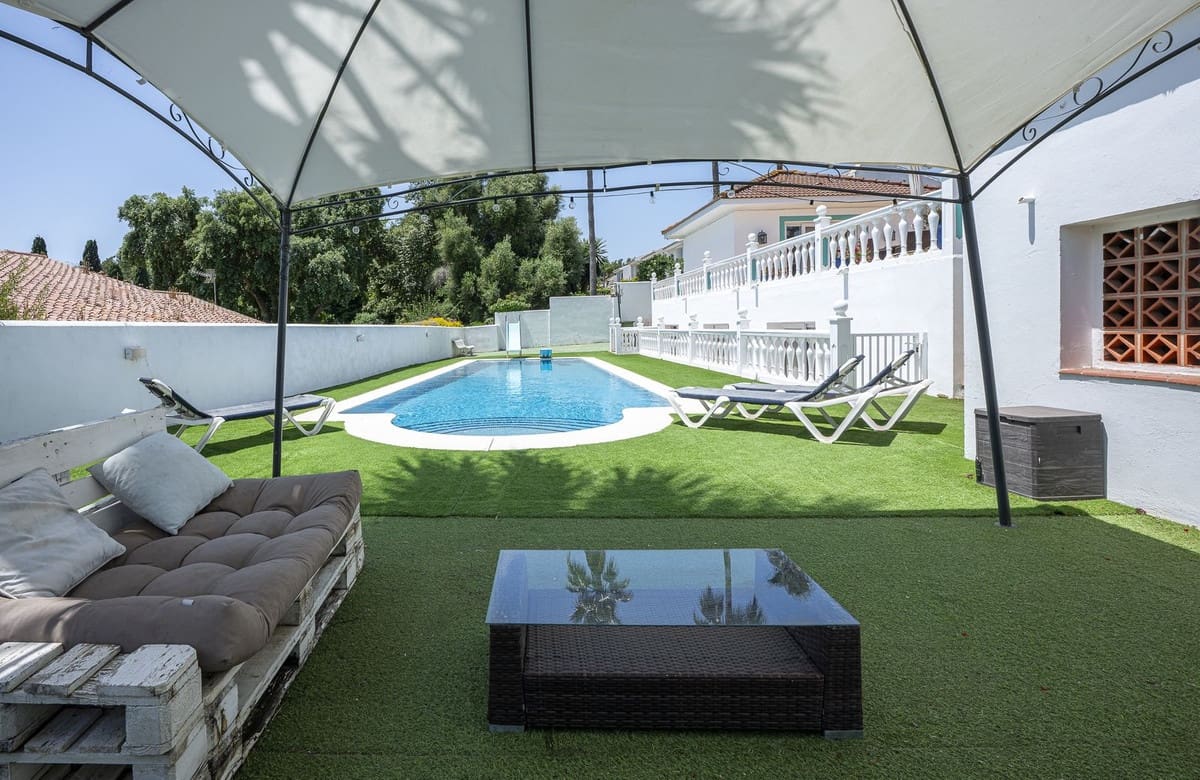 5 bedroom Villa for sale in Sotogrande with pool - € 1,185,000 (Ref: 9551845)