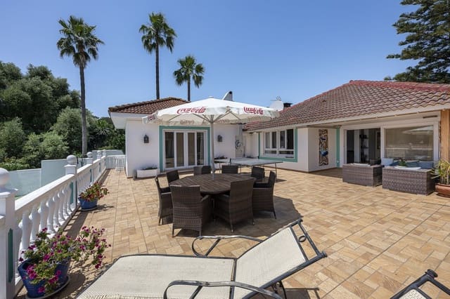 5 sypialnia Willa na sprzedaż w Sotogrande Costa, San Roque z basenem - 1 185 000 € (Ref: 9551845)