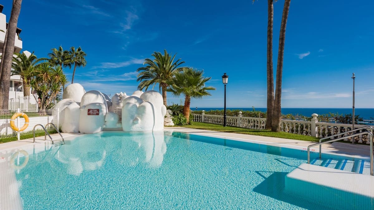 3 soveværelse Lejlighed til salg i Torremolinos med swimmingpool - € 1.300.000 (Ref: 9551847)