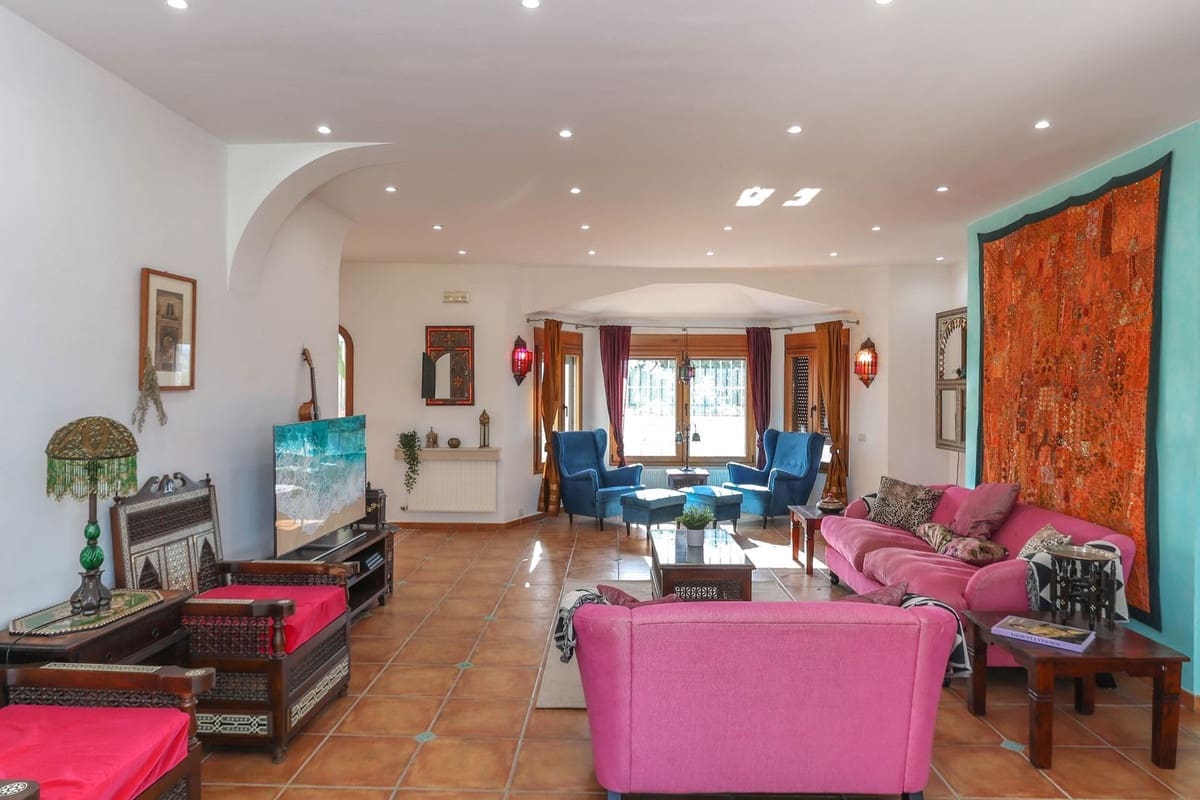 6 makuuhuone Huvila myytävänä paikassa Alhaurin el Grande mukana uima-altaan - 1 445 000 € (Ref: 9551848)