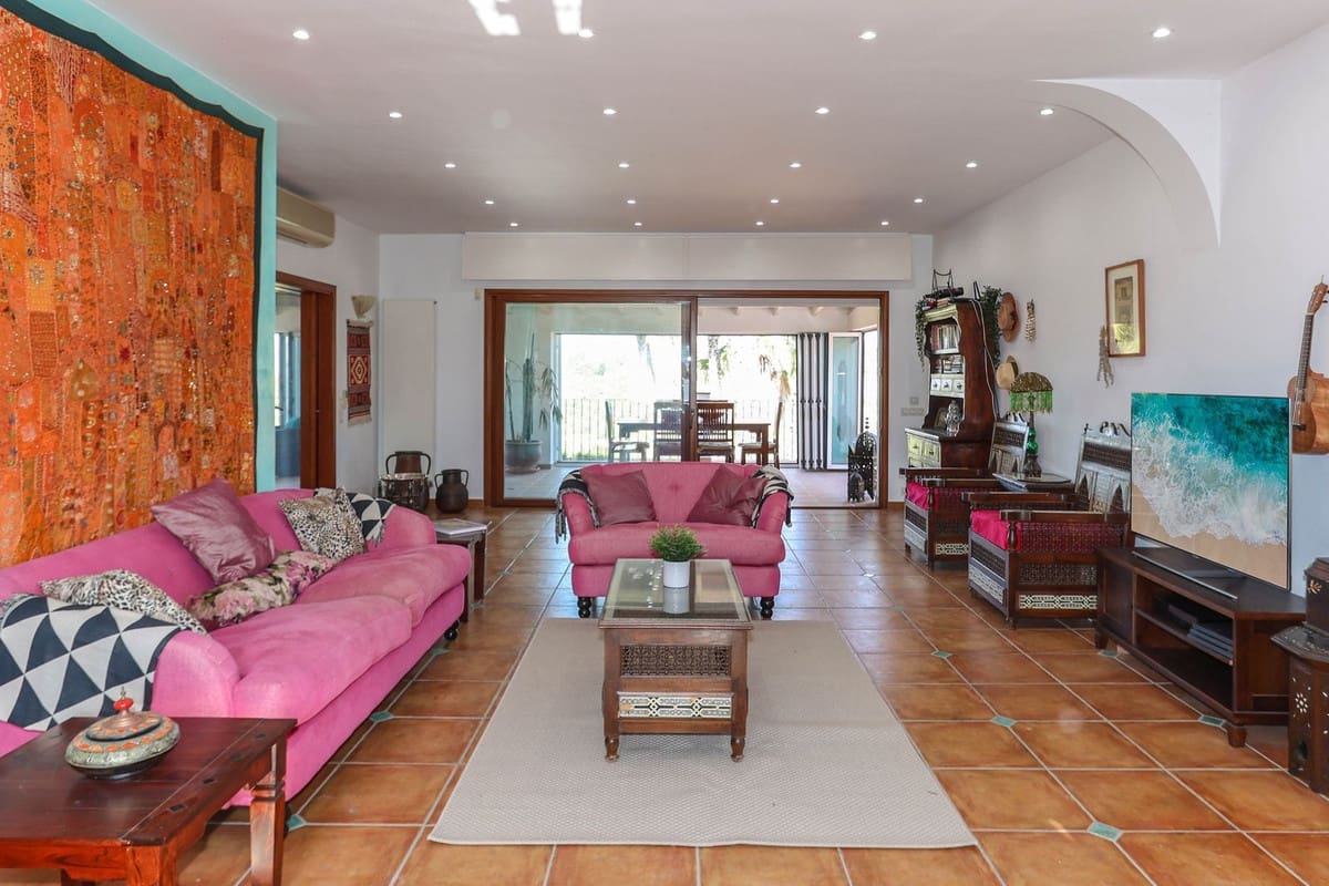 6 makuuhuone Huvila myytävänä paikassa Alhaurin el Grande mukana uima-altaan - 1 445 000 € (Ref: 9551848)