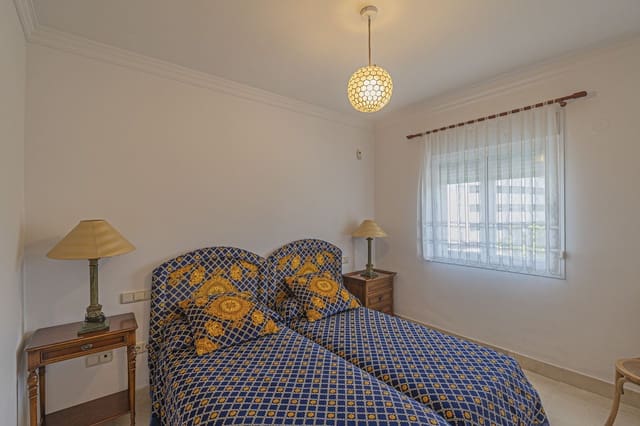 Apartamento de 2 habitaciones en Golden Mile, Marbella en venta con piscina garaje - 925.000 € (Ref: 9556016)