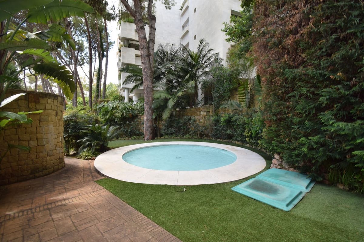 Apartamento de 2 habitaciones en Golden Mile en venta con piscina garaje - 925.000 € (Ref: 9556016)