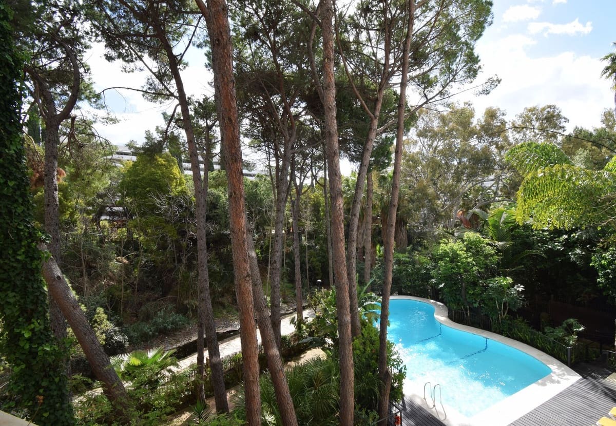 Apartamento de 2 habitaciones en Golden Mile en venta con piscina garaje - 925.000 € (Ref: 9556016)