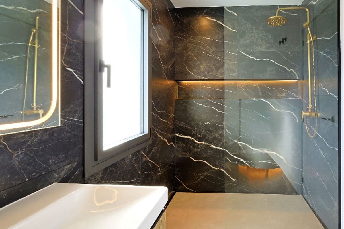 2 sypialnia Penthouse na sprzedaż w Nueva Andalucia z basenem - 990 000 € (Ref: 9556017)