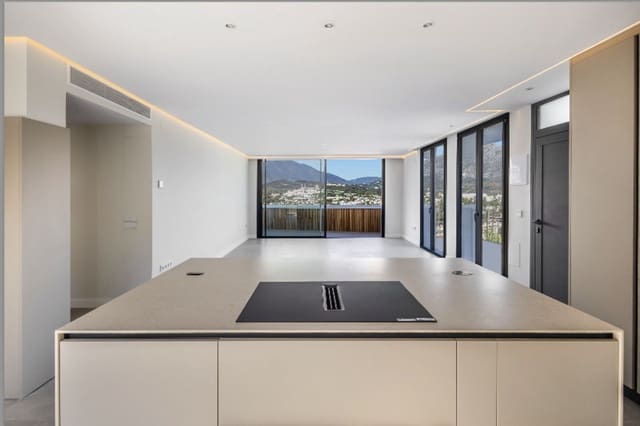 2 bedroom Penthouse for sale in La Dama de Noche - La Alzambra, Marbella with pool - € 990,000 (Ref: 9556017)