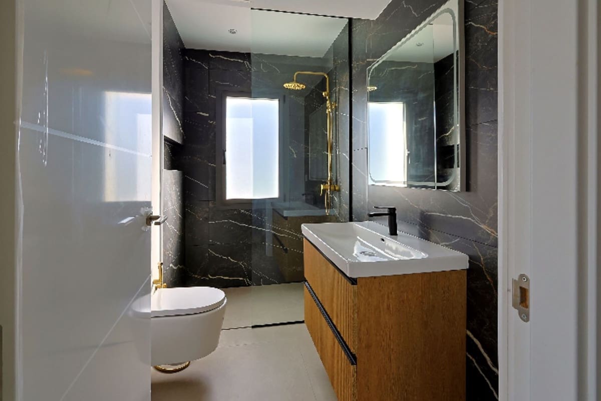 2 sypialnia Penthouse na sprzedaż w Nueva Andalucia z basenem - 990 000 € (Ref: 9556017)