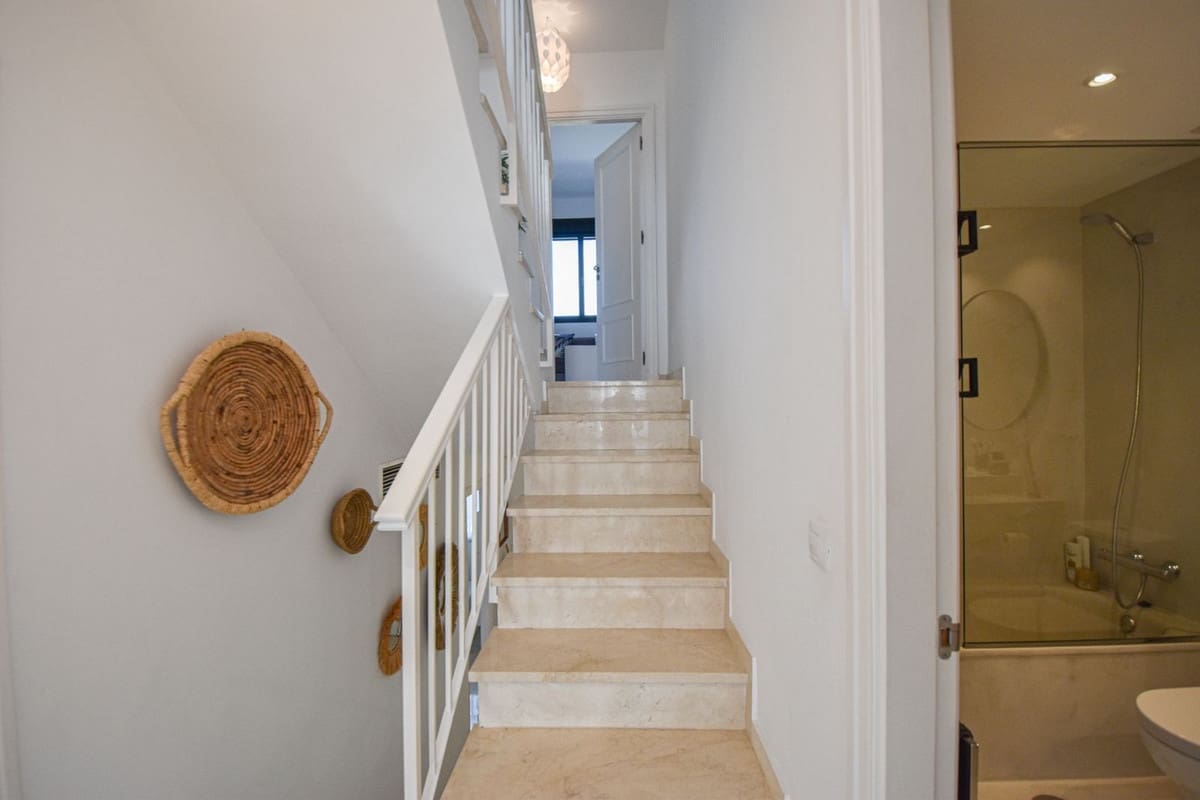 Casa de 4 habitaciones en San Pedro de Alcantara en venta con piscina - 995.000 € (Ref: 9556018)