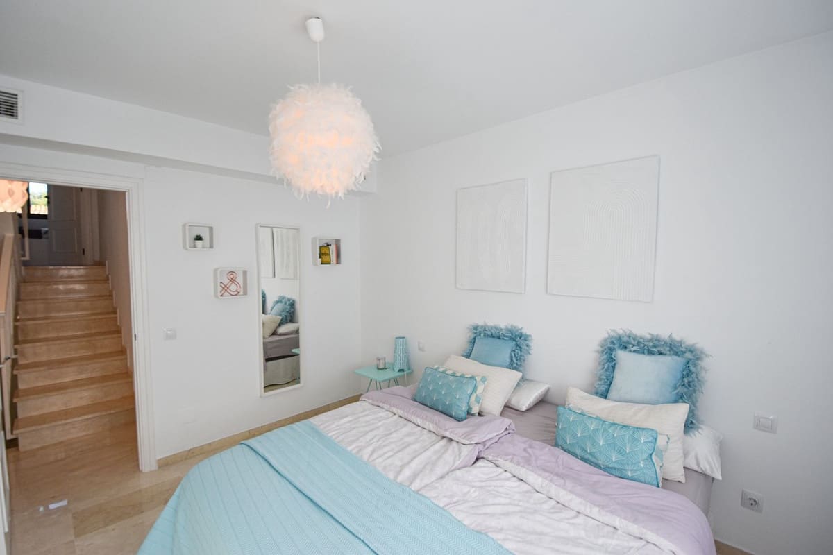 Casa de 4 habitaciones en San Pedro de Alcantara en venta con piscina - 995.000 € (Ref: 9556018)