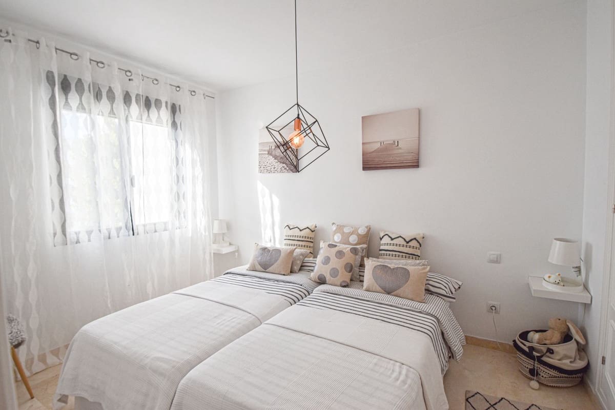 Casa de 4 habitaciones en San Pedro de Alcantara en venta con piscina - 995.000 € (Ref: 9556018)