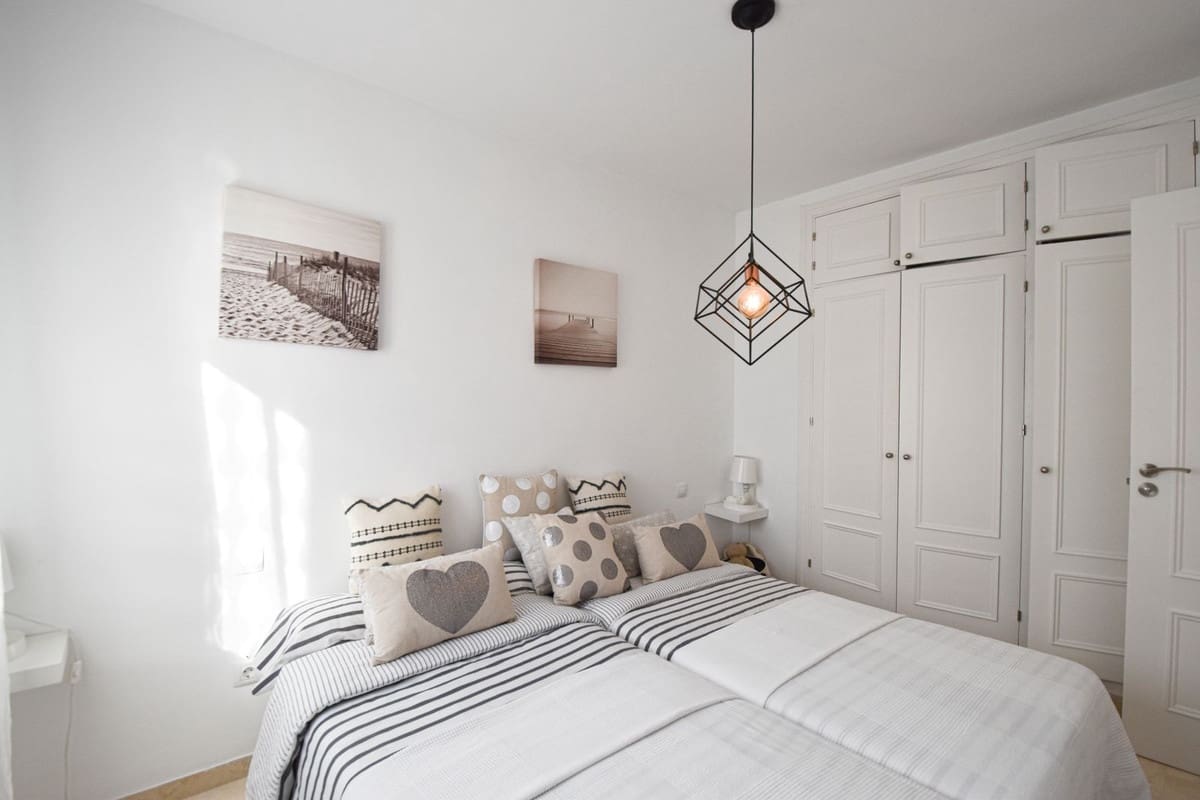 Casa de 4 habitaciones en San Pedro de Alcantara en venta con piscina - 995.000 € (Ref: 9556018)