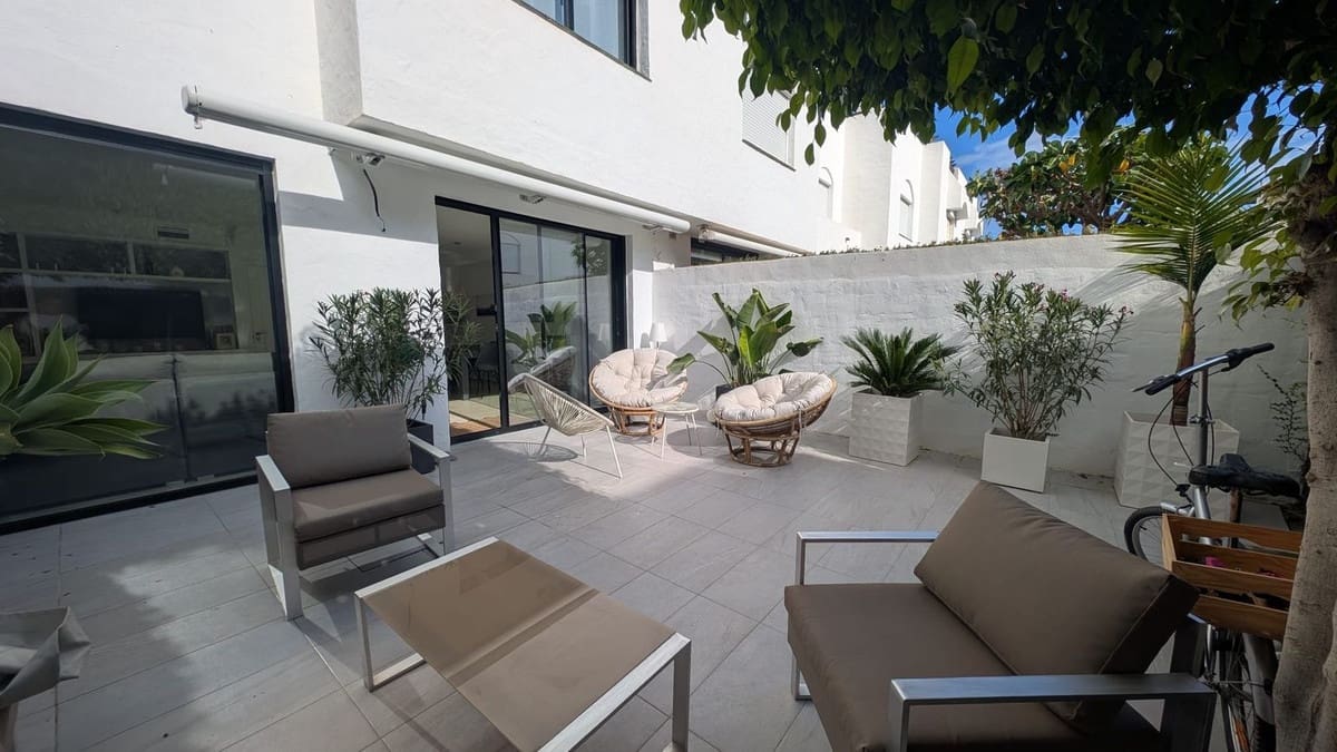 Casa de 4 habitaciones en San Pedro de Alcantara en venta con piscina - 995.000 € (Ref: 9556018)