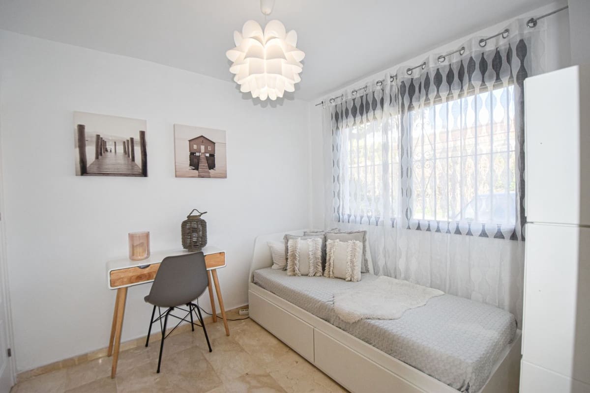 4 bedroom Townhouse for sale in San Pedro de Alcantara with pool - € 995,000 (Ref: 9556018)