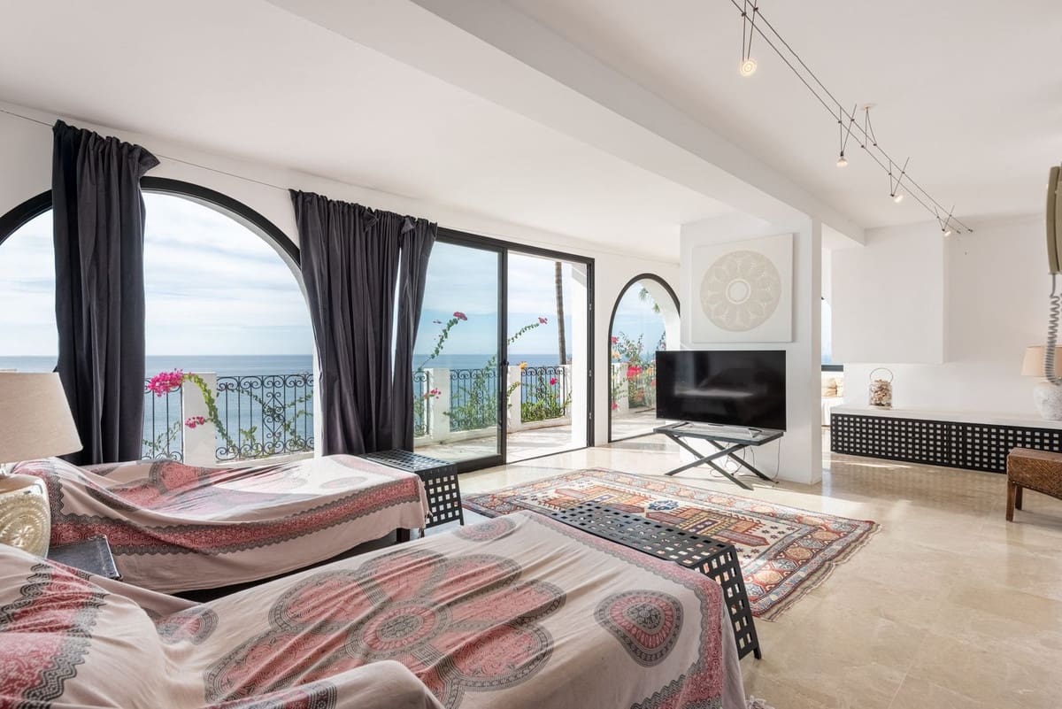 3 soveværelse Villa til salg i Manilva med swimmingpool garage - € 1.495.000 (Ref: 9556021)