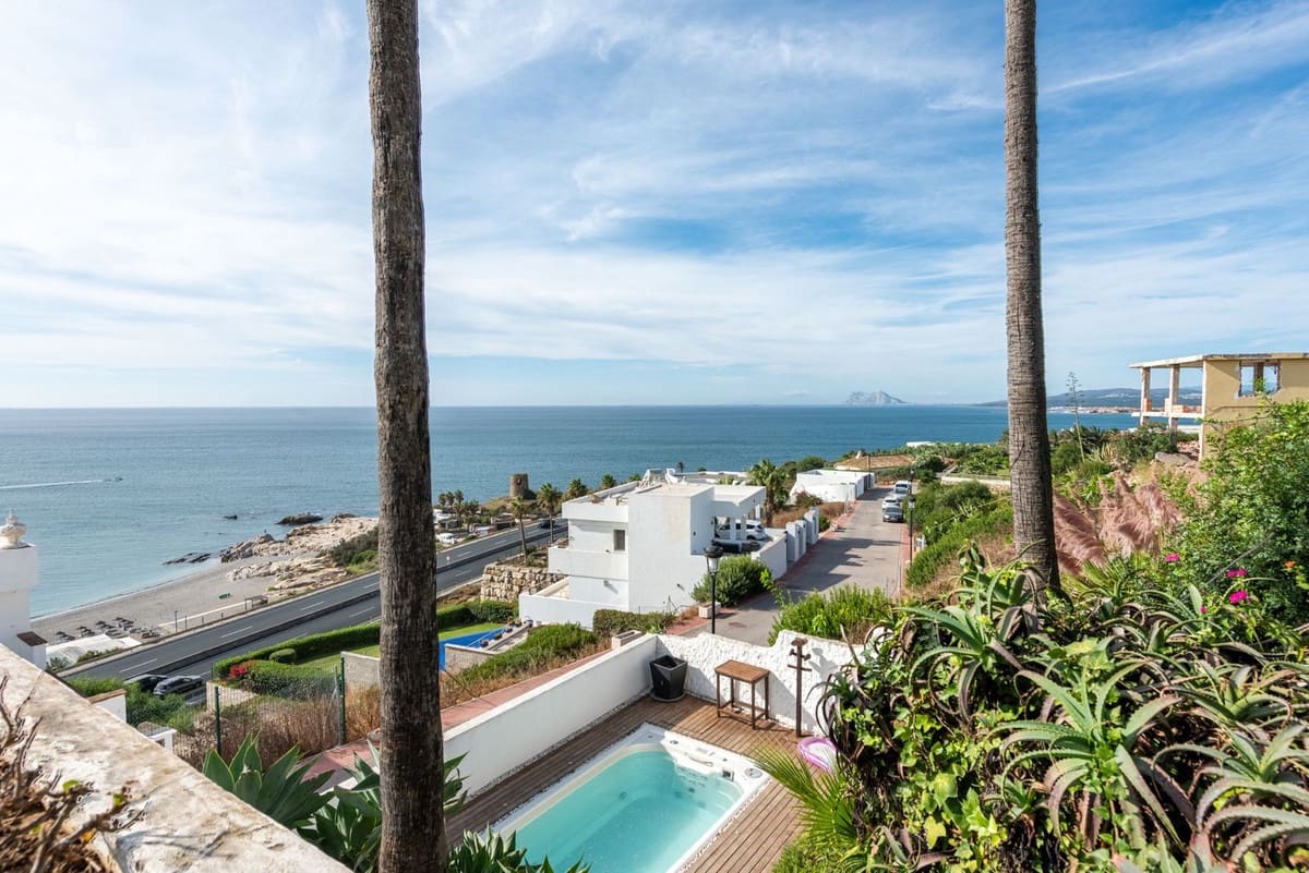 3 soveværelse Villa til salg i Manilva med swimmingpool garage - € 1.495.000 (Ref: 9556021)