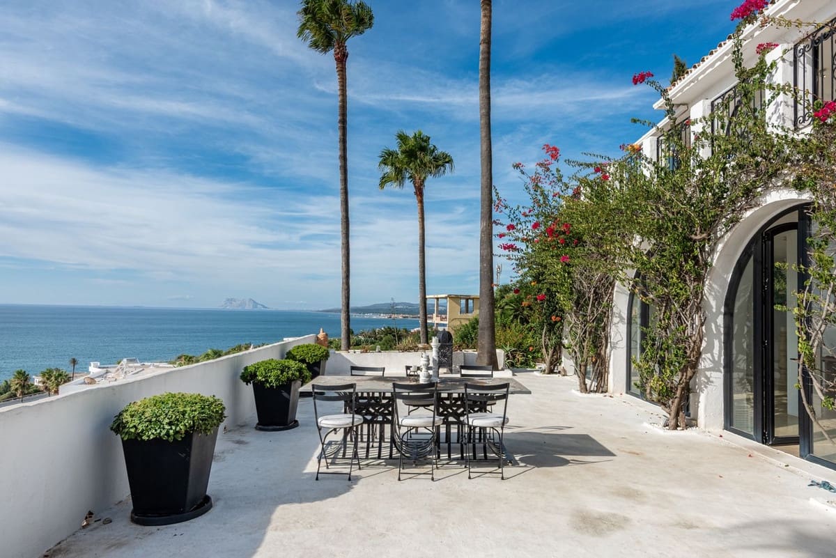 3 bedroom Villa for sale in Manilva with pool garage - € 1,395,000 (Ref: 9556021)