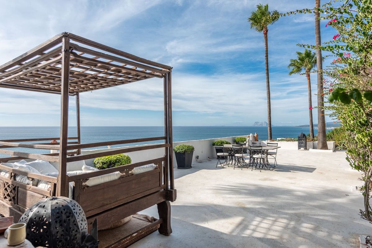 3 bedroom Villa for sale in Manilva with pool garage - € 1,395,000 (Ref: 9556021)