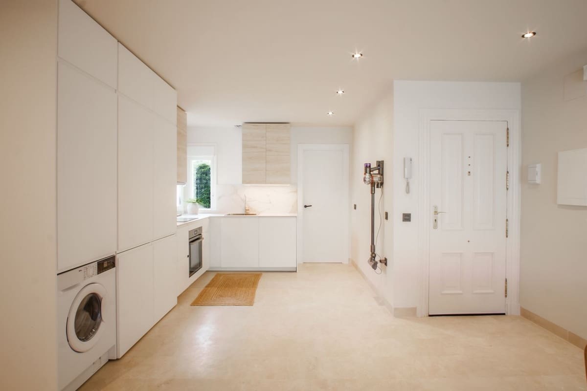 3 slaapkamer Appartement te koop in La Quinta met zwembad - € 740.000 (Ref: 9557960)