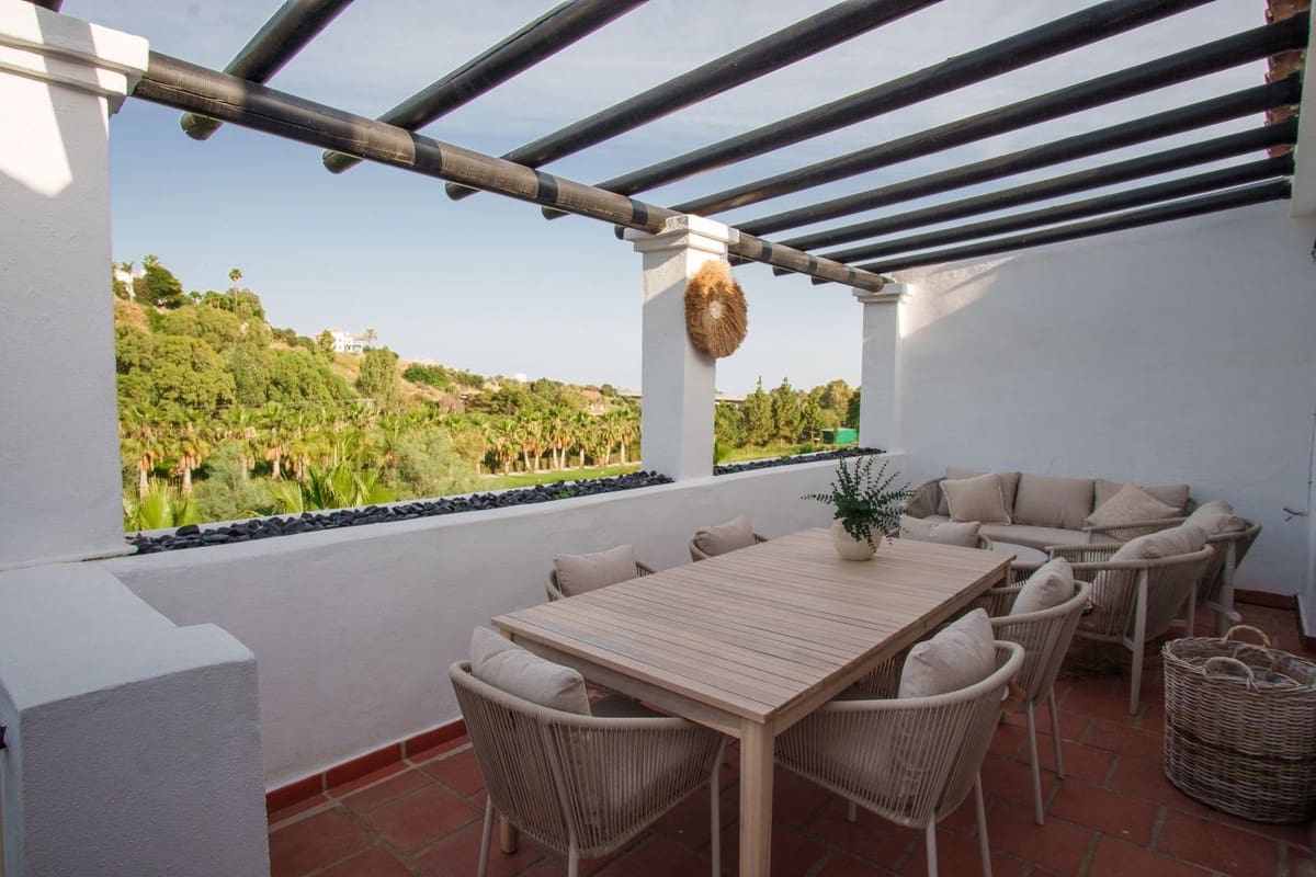 3 slaapkamer Appartement te koop in La Quinta met zwembad - € 740.000 (Ref: 9557960)