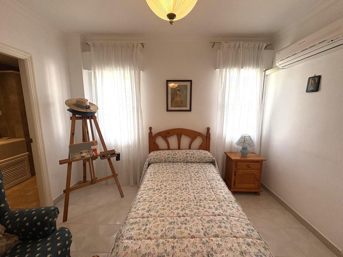 Chalet de 4 habitaciones en Alhaurín de la Torre en venta con garaje - 799.000 € (Ref: 9557961)