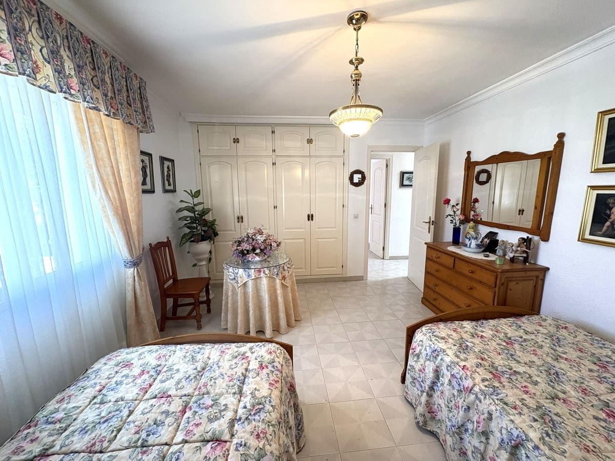 Chalet de 4 habitaciones en Alhaurín de la Torre en venta con garaje - 799.000 € (Ref: 9557961)