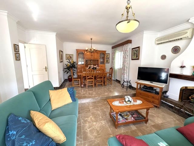 4 soveværelse Villa til salg i Alhaurín de la Torre med garage - € 799.000 (Ref: 9557961)