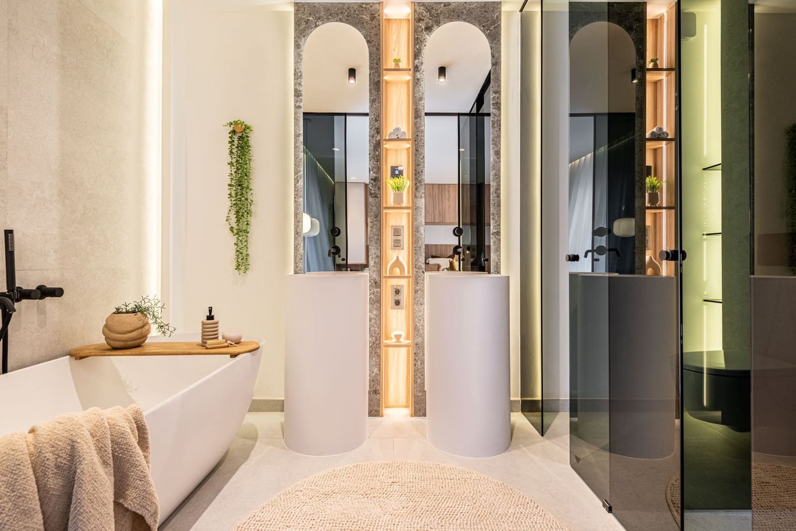 3 soverom Kjedet enebolig til salgs i Nueva Andalucia med svømmebasseng - € 1 349 000 (Ref: 9557962)