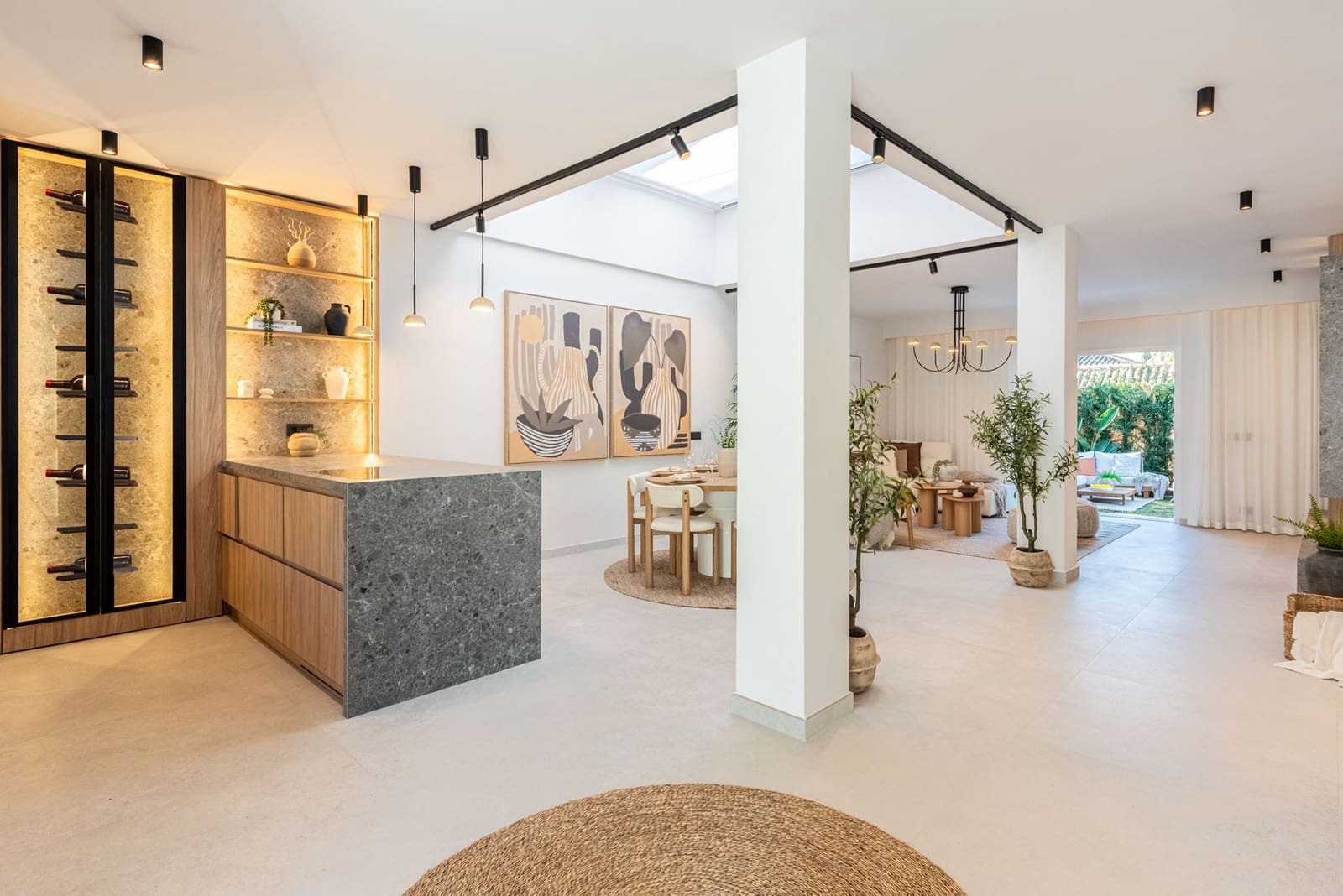 3 soverom Kjedet enebolig til salgs i Nueva Andalucia med svømmebasseng - € 1 349 000 (Ref: 9557962)