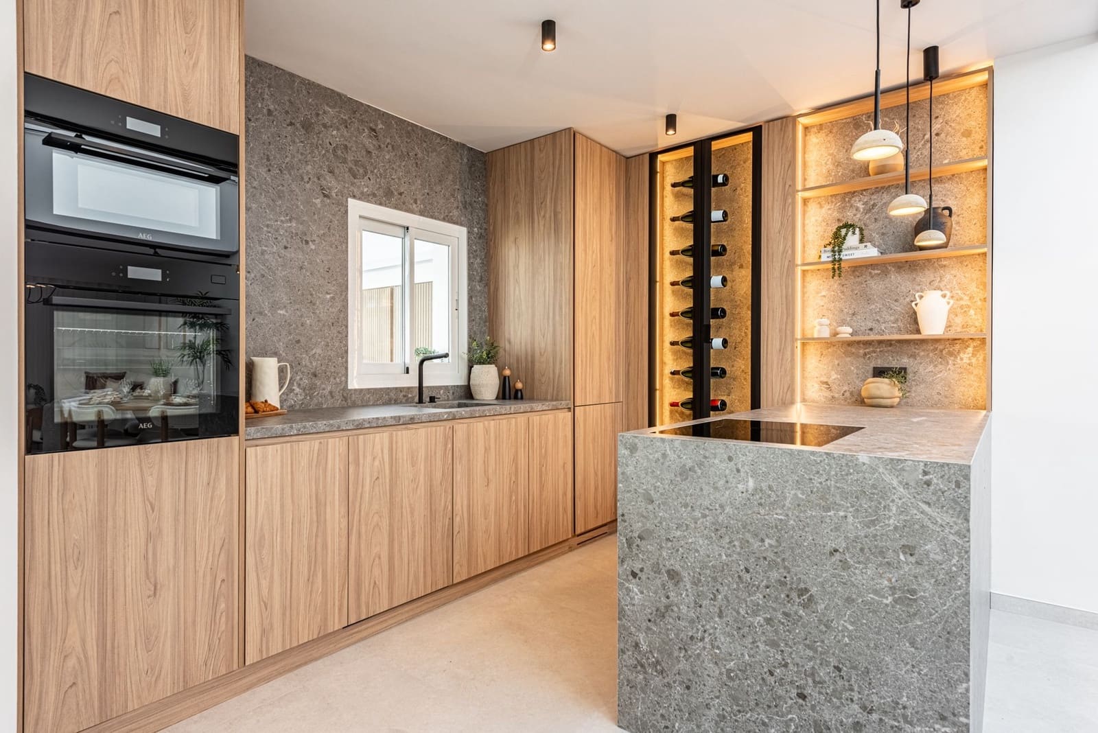 3 soverom Kjedet enebolig til salgs i Nueva Andalucia med svømmebasseng - € 1 349 000 (Ref: 9557962)