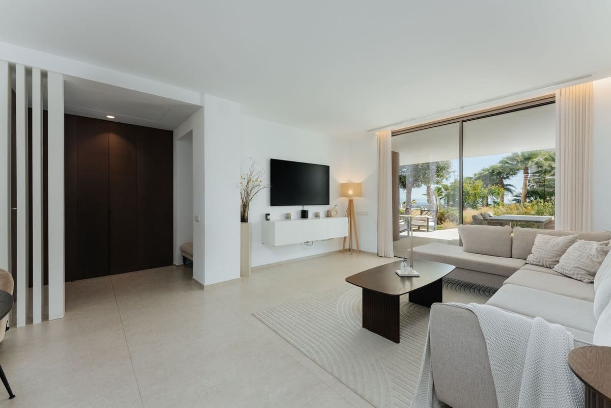 2 soveværelse Lejlighed til salg i Los Arqueros med swimmingpool - € 750.000 (Ref: 9558696)