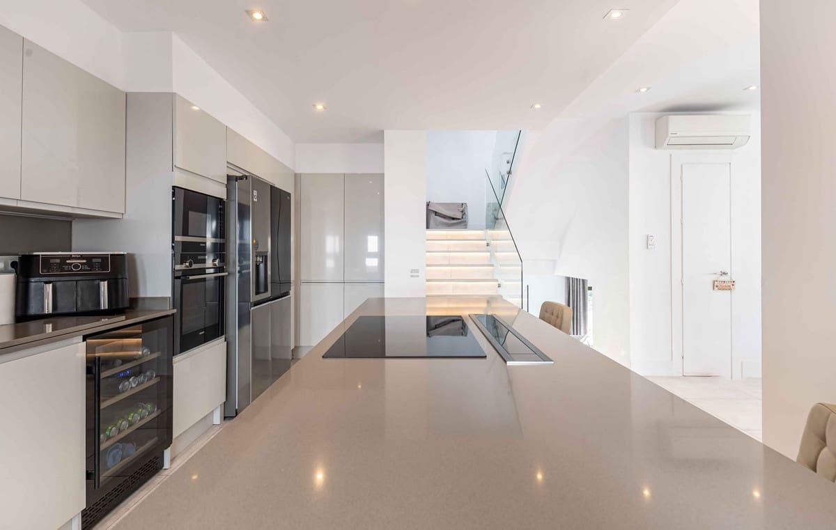 4 Zimmer Haus zu verkaufen in Benahavis mit Pool - 925.000 € (Ref: 9558698)