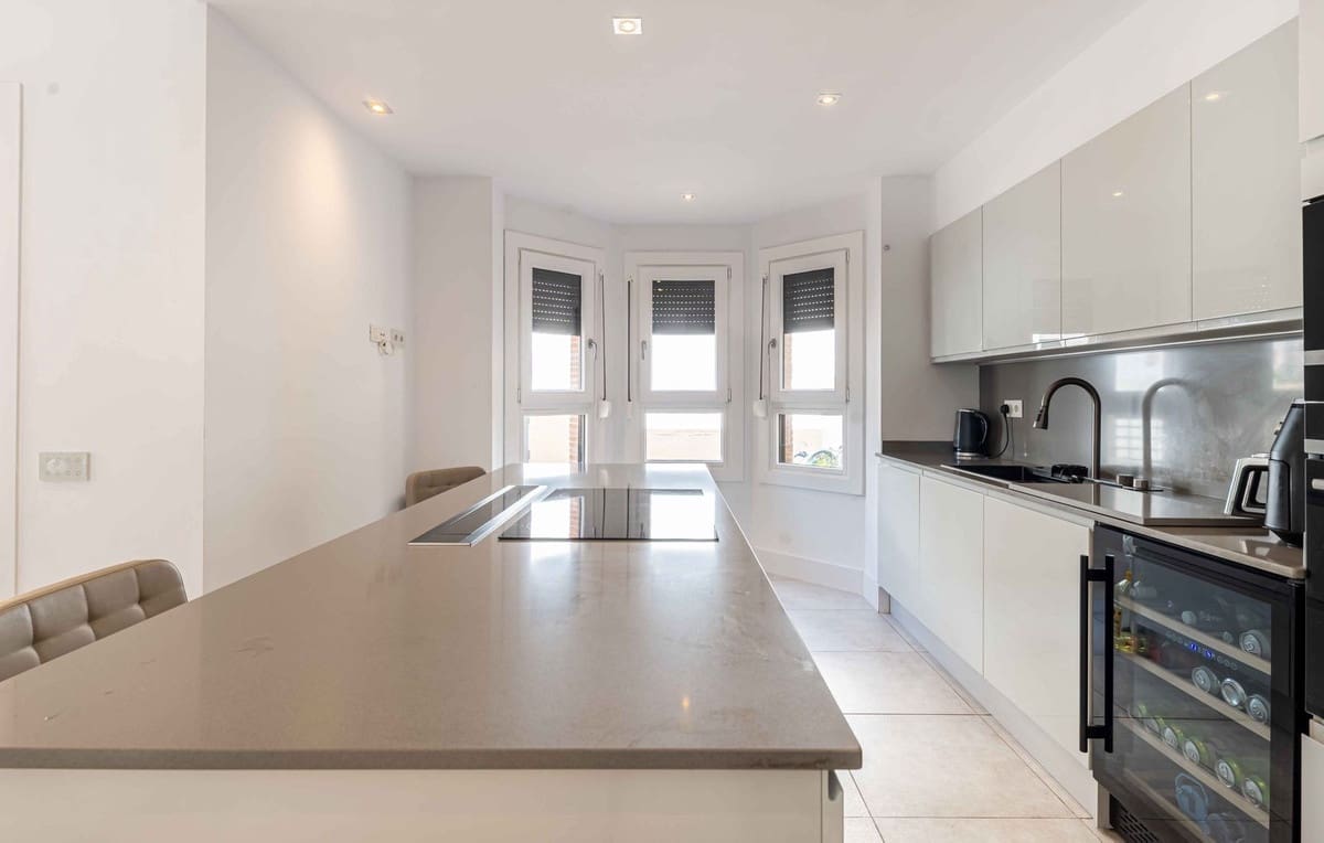 4 Zimmer Haus zu verkaufen in Benahavis mit Pool - 925.000 € (Ref: 9558698)