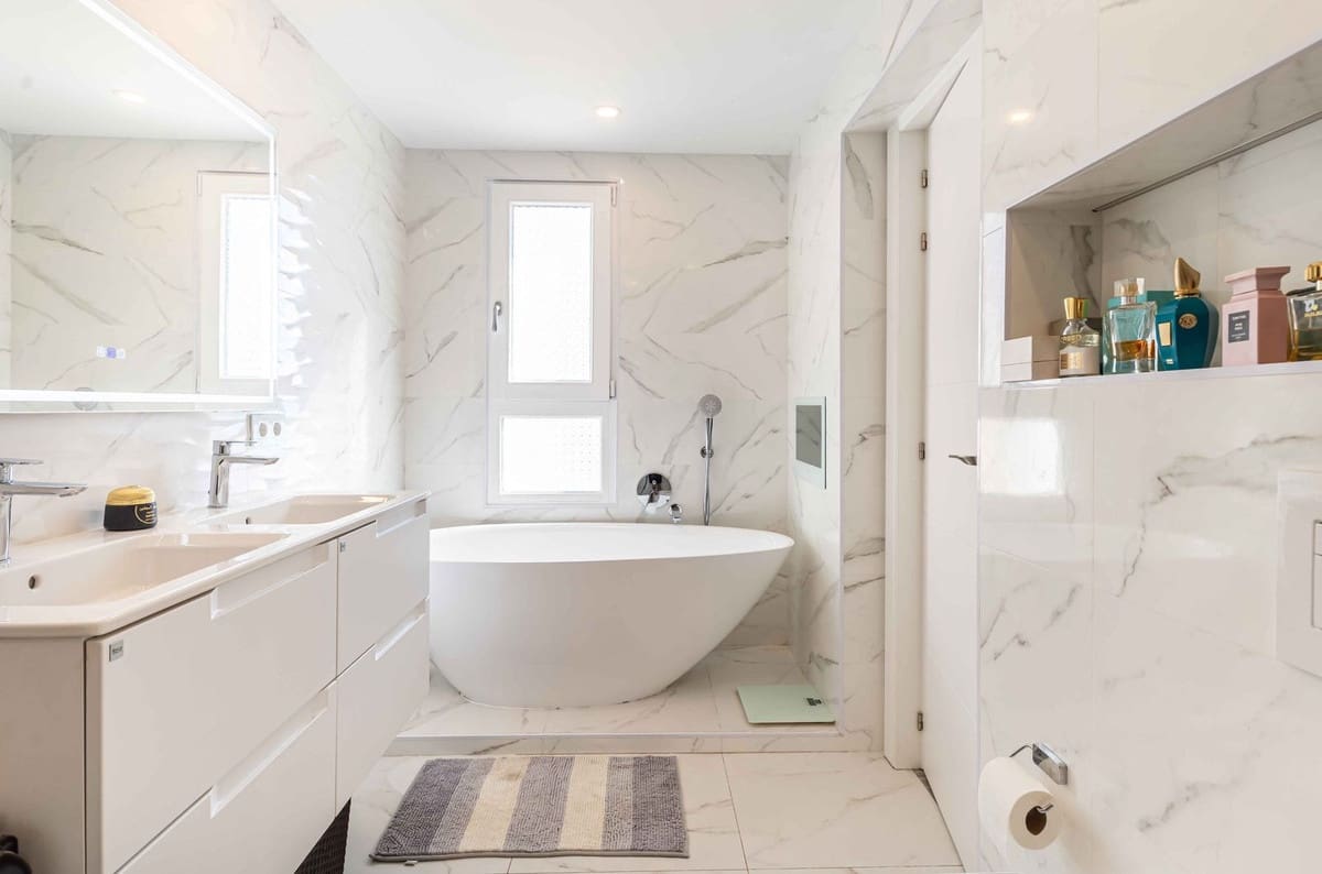 4 Zimmer Haus zu verkaufen in Benahavis mit Pool - 925.000 € (Ref: 9558698)