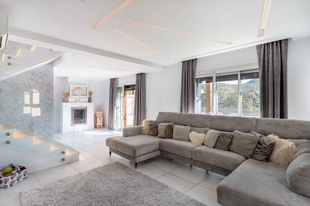 4 Zimmer Haus zu verkaufen in Benahavis mit Pool - 925.000 € (Ref: 9558698)