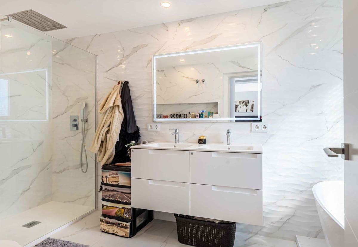 4 Zimmer Haus zu verkaufen in Benahavis mit Pool - 925.000 € (Ref: 9558698)