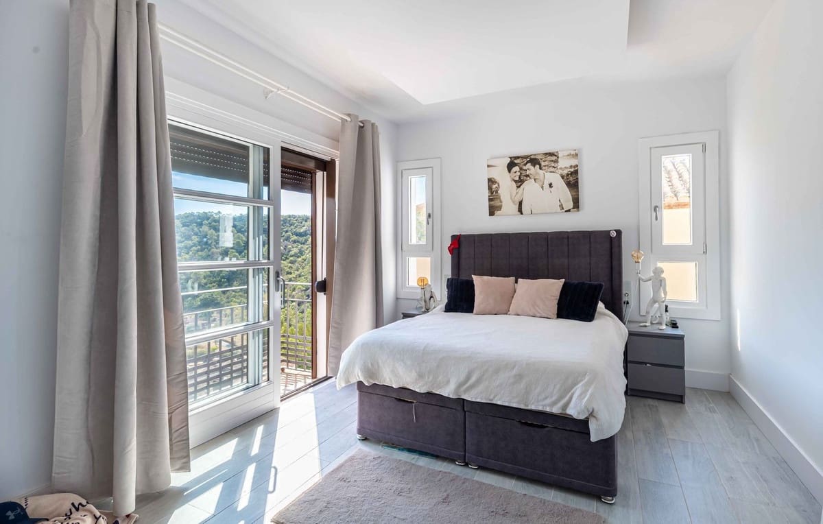 4 Zimmer Haus zu verkaufen in Benahavis mit Pool - 925.000 € (Ref: 9558698)