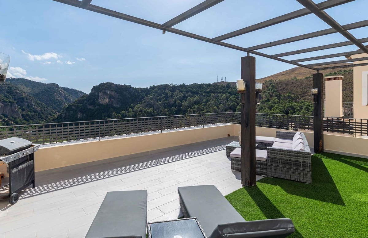 4 Zimmer Haus zu verkaufen in Benahavis mit Pool - 925.000 € (Ref: 9558698)