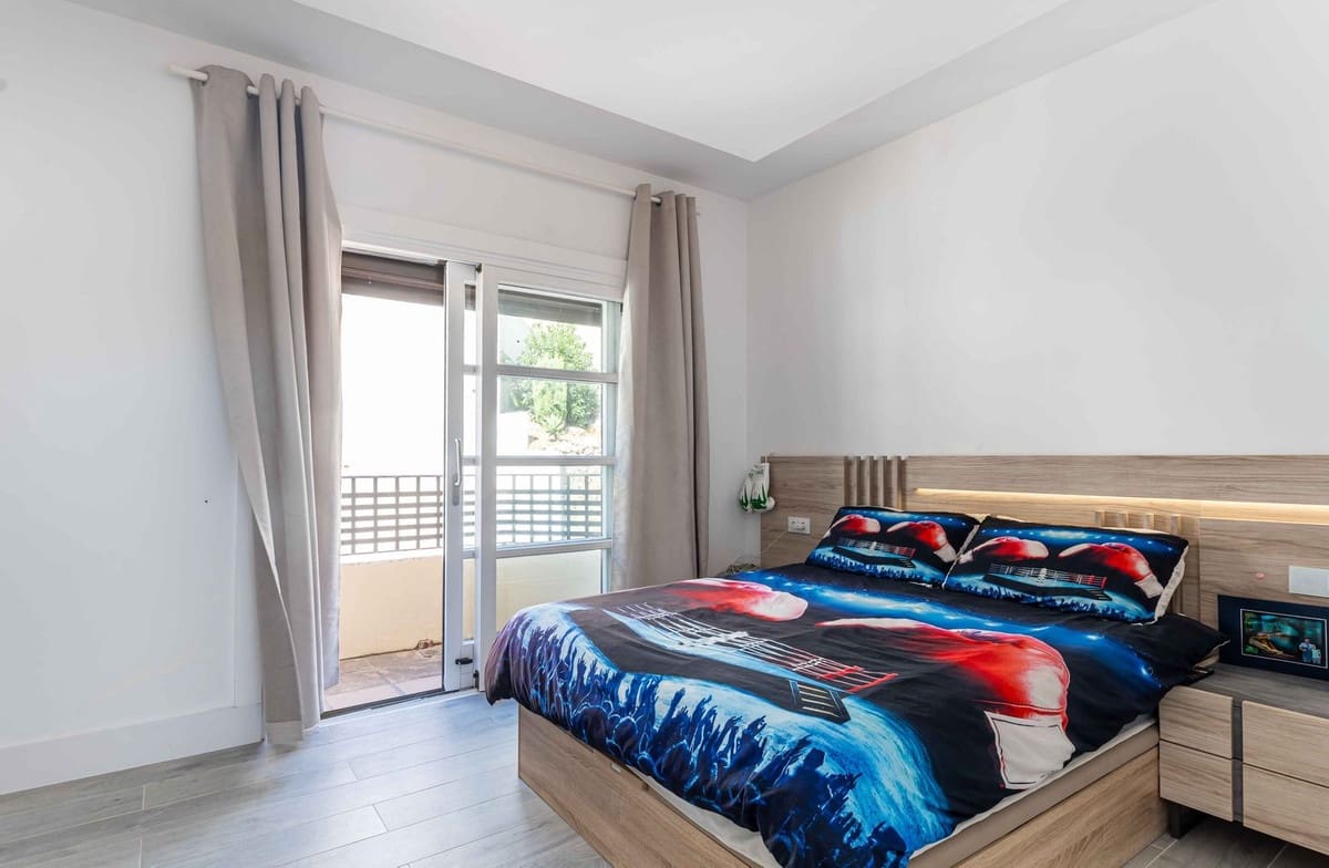 4 Zimmer Haus zu verkaufen in Benahavis mit Pool - 925.000 € (Ref: 9558698)