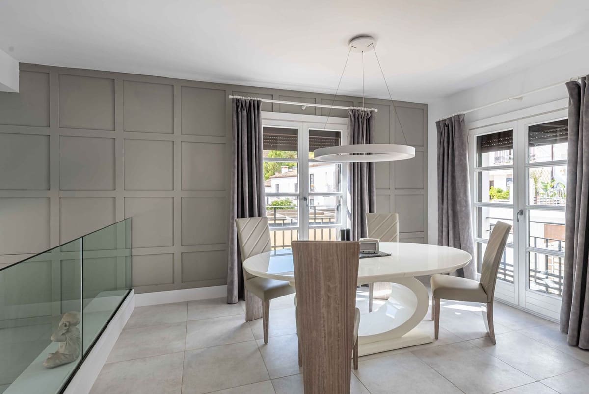 4 Zimmer Haus zu verkaufen in Benahavis mit Pool - 925.000 € (Ref: 9558698)