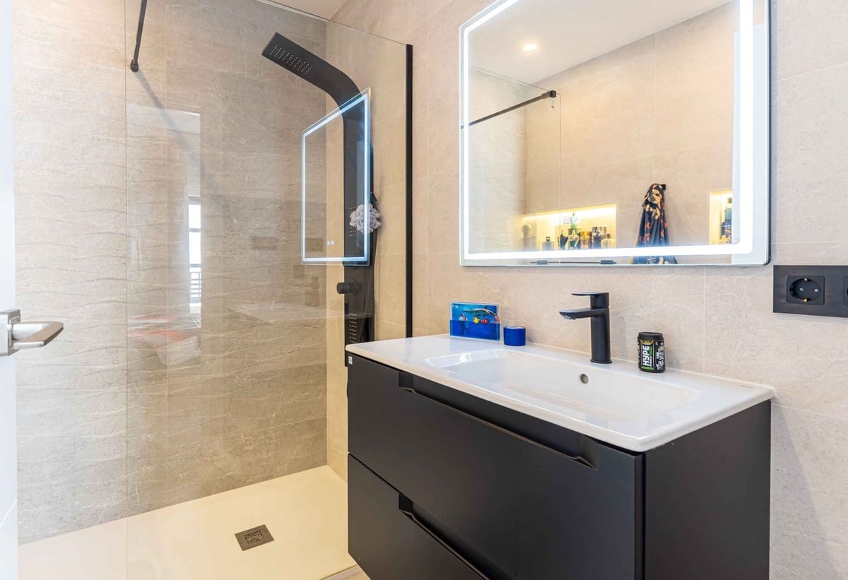 4 Zimmer Haus zu verkaufen in Benahavis mit Pool - 925.000 € (Ref: 9558698)