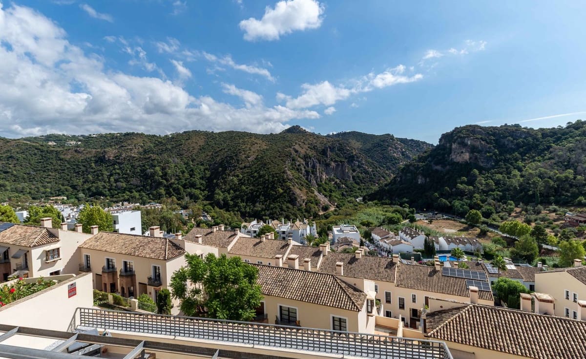 4 Zimmer Haus zu verkaufen in Benahavis mit Pool - 925.000 € (Ref: 9558698)