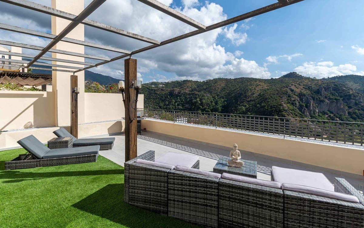 4 Zimmer Haus zu verkaufen in Benahavis mit Pool - 925.000 € (Ref: 9558698)