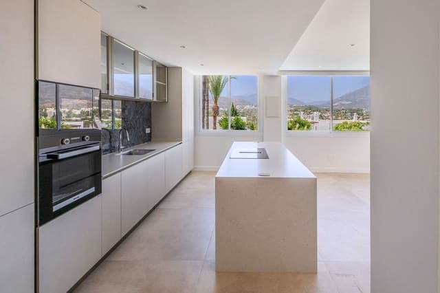 2 sovrum Lägenhet till salu i La Dama de Noche - La Alzambra, Marbella - 680 000 € (Ref: 9586686)