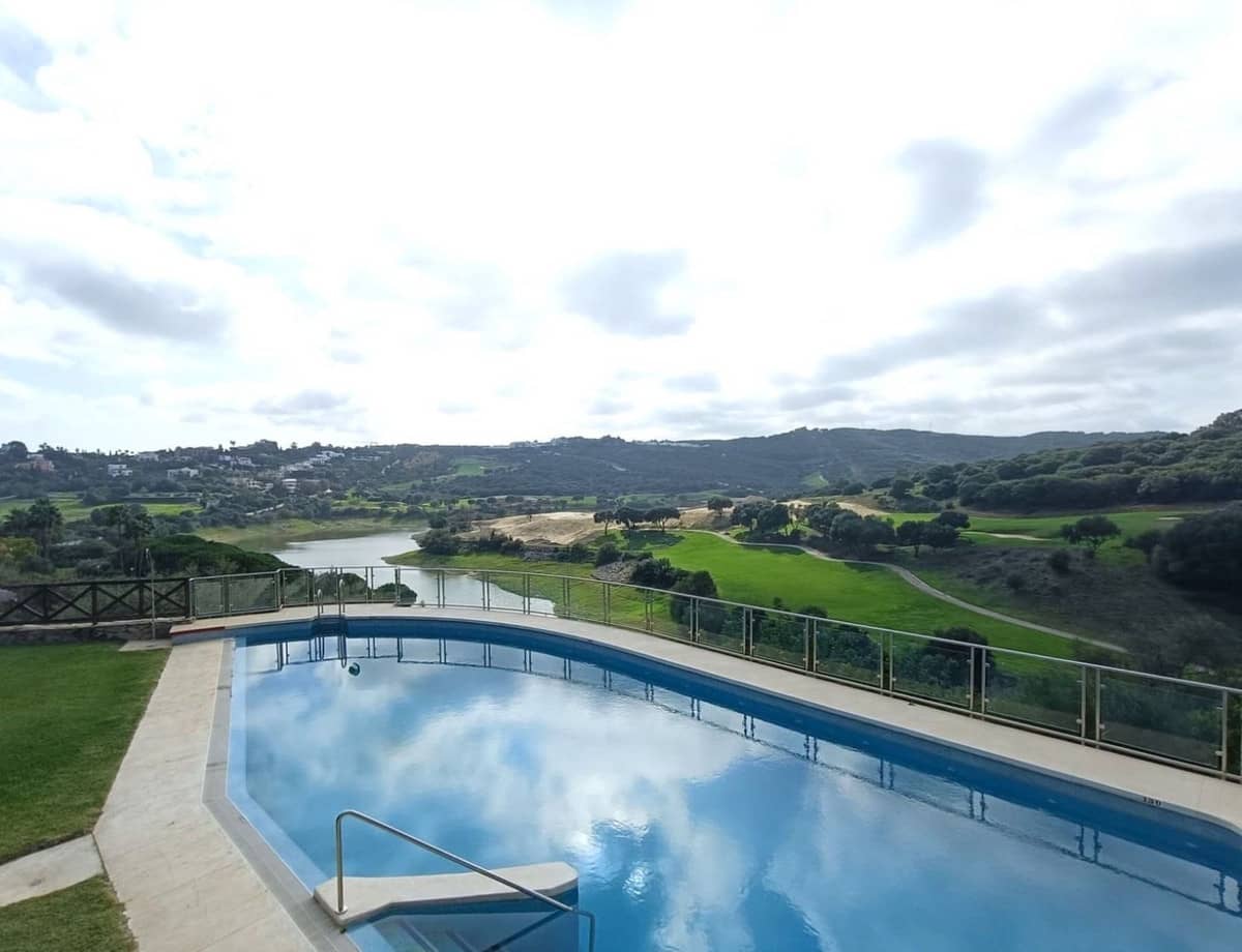 2 sypialnia Penthouse na sprzedaż w Sotogrande z basenem - 475 000 € (Ref: 9586688)